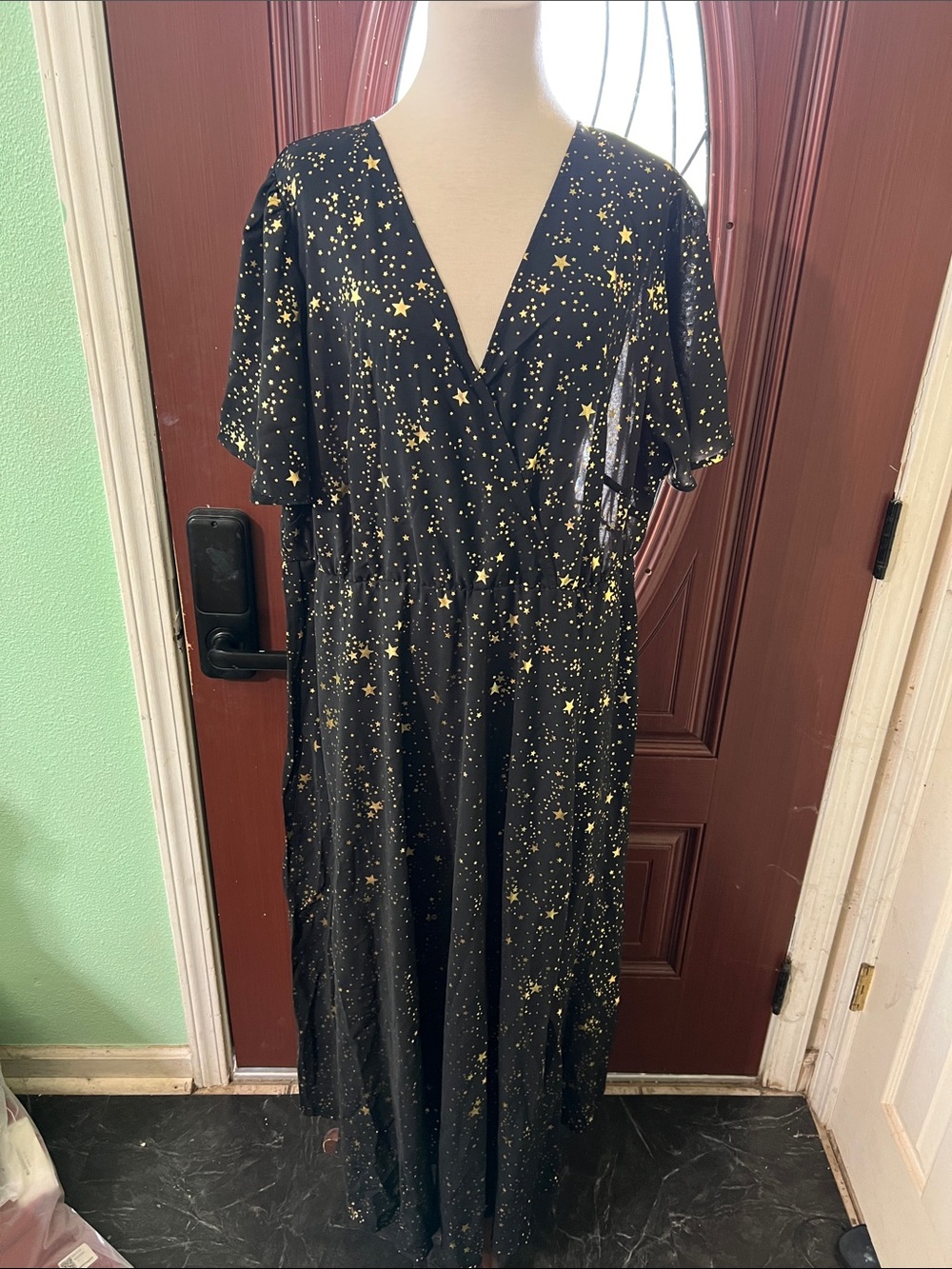 Black & Gold Star-Print V-Neck Maxi Dress - Picture 2 of 4